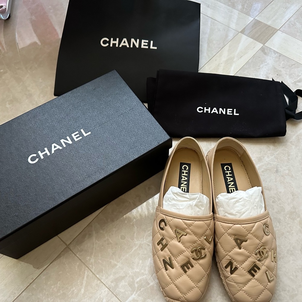 Brand new Chanel Espadrille in lamb leather, size 38. Full set with receipt.